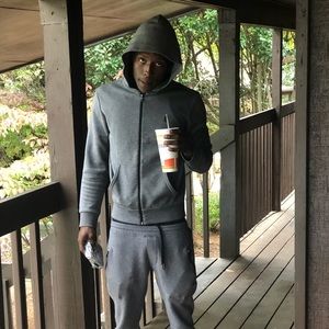 Meet your Posher, Tay